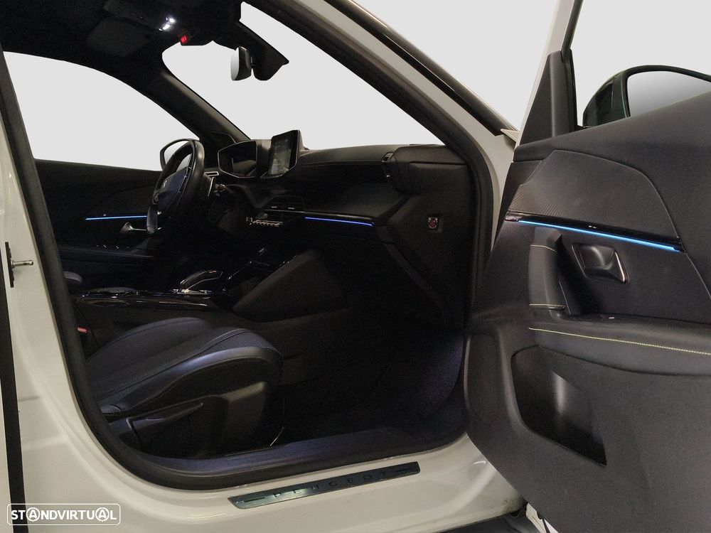 Peugeot 2008 1.2 PureTech GT Line EAT8 - 40