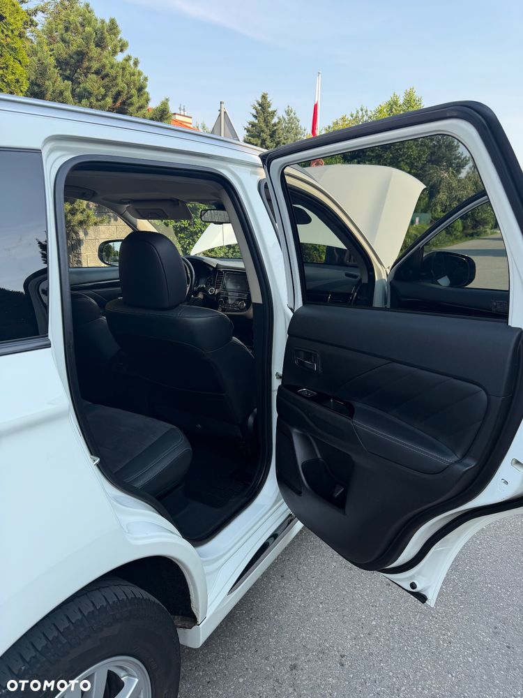 Mitsubishi Outlander - 22