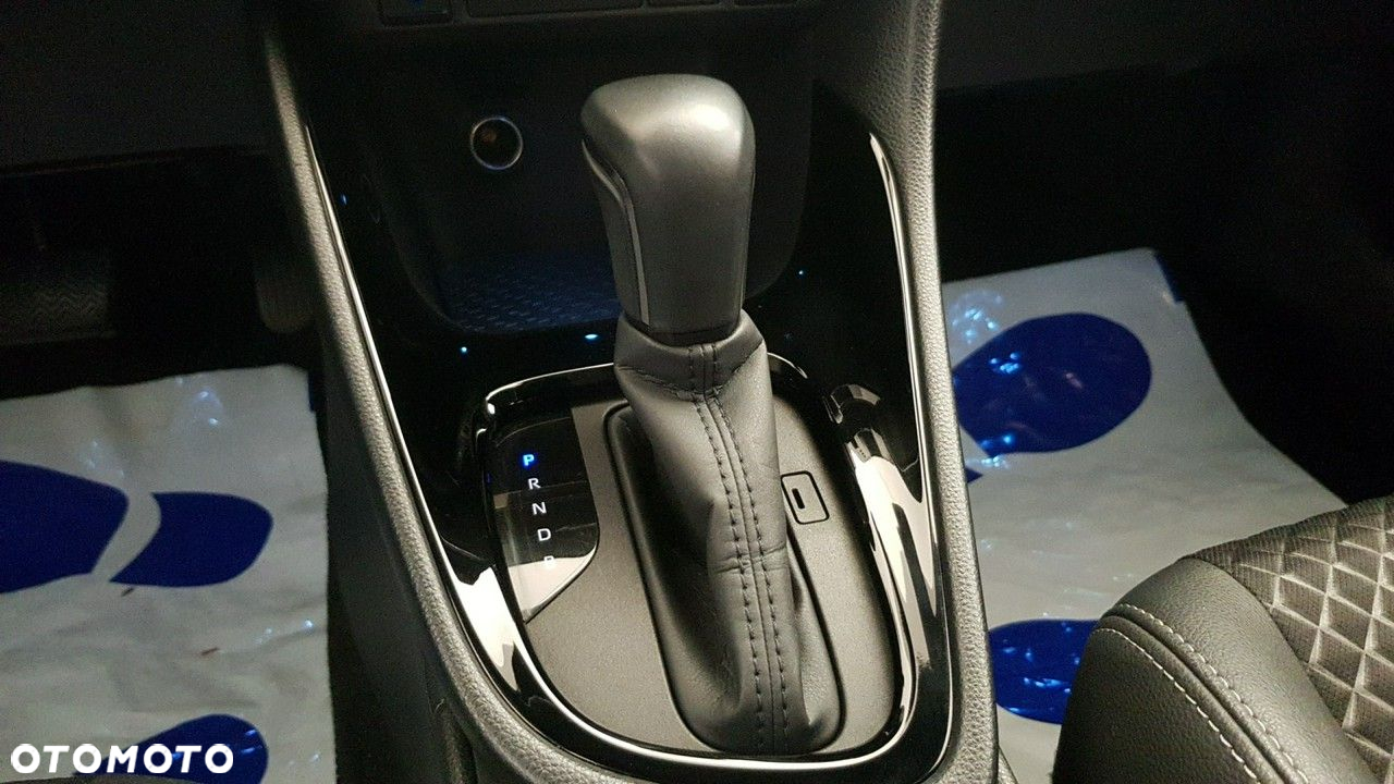 Toyota Yaris - 30