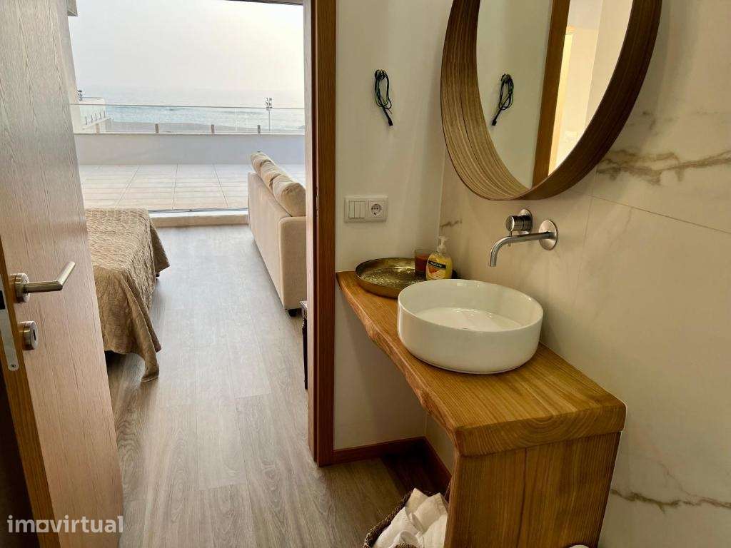 Apartamento T3 dividido em estúdios, em frente ao mar, na Póvoa de Var - Grande imagem: 4/30