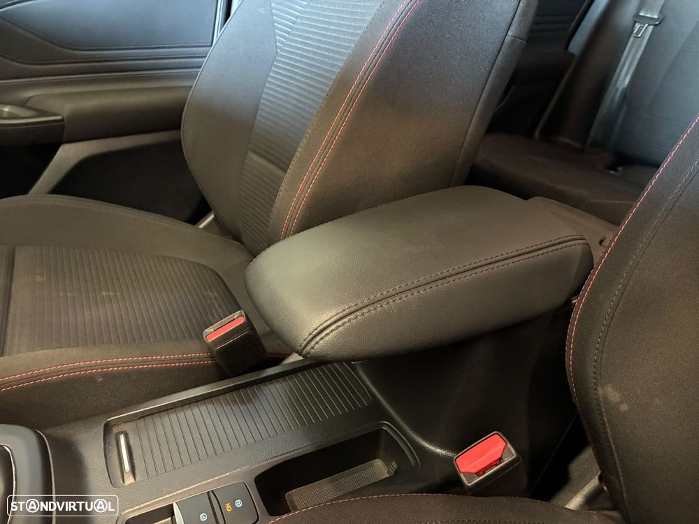 Ford Focus 1.0 EcoBoost MHEV ST-Line - 34