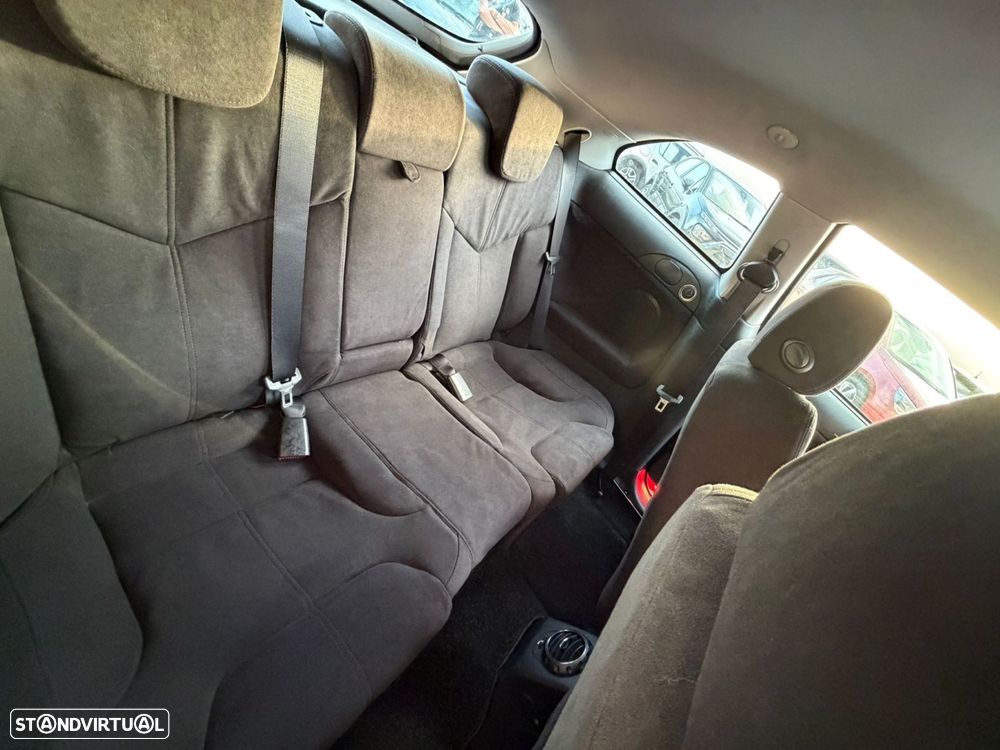 Alfa Romeo GT 1.9 JTD M-JET Blackline - 8