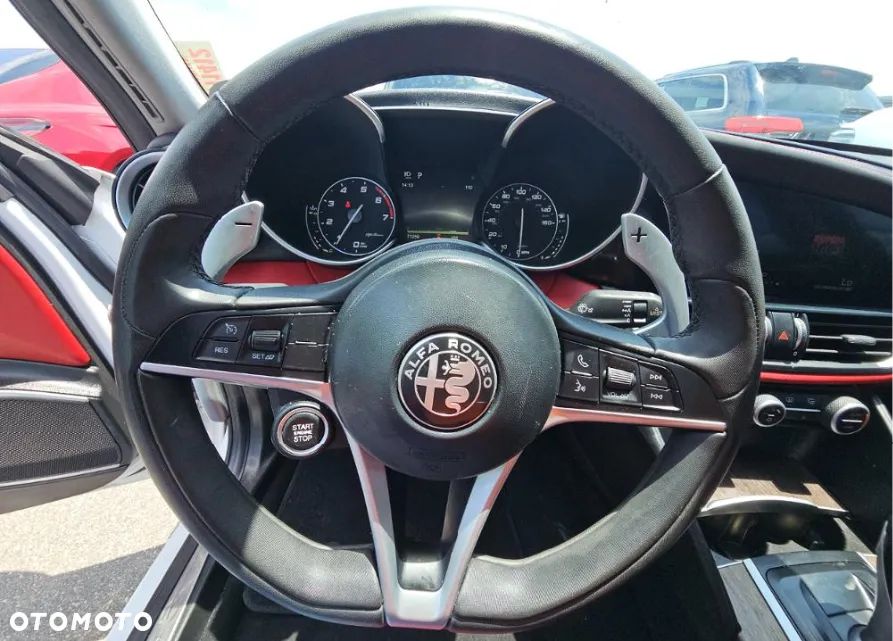 Alfa Romeo Giulia 2.0 Turbo TI Q4 - 8