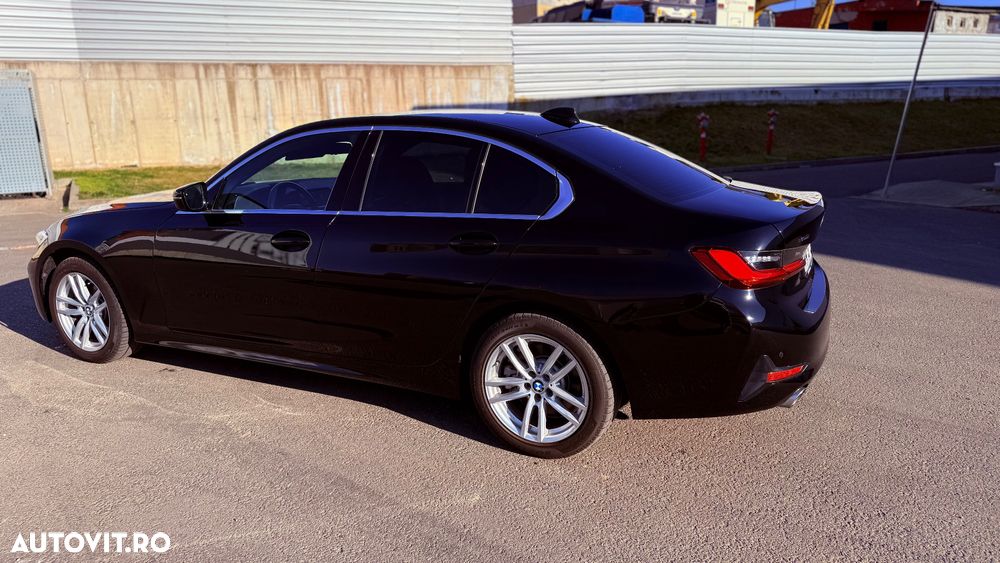 BMW Seria 3 330i xDrive Aut. Sport Line - 35