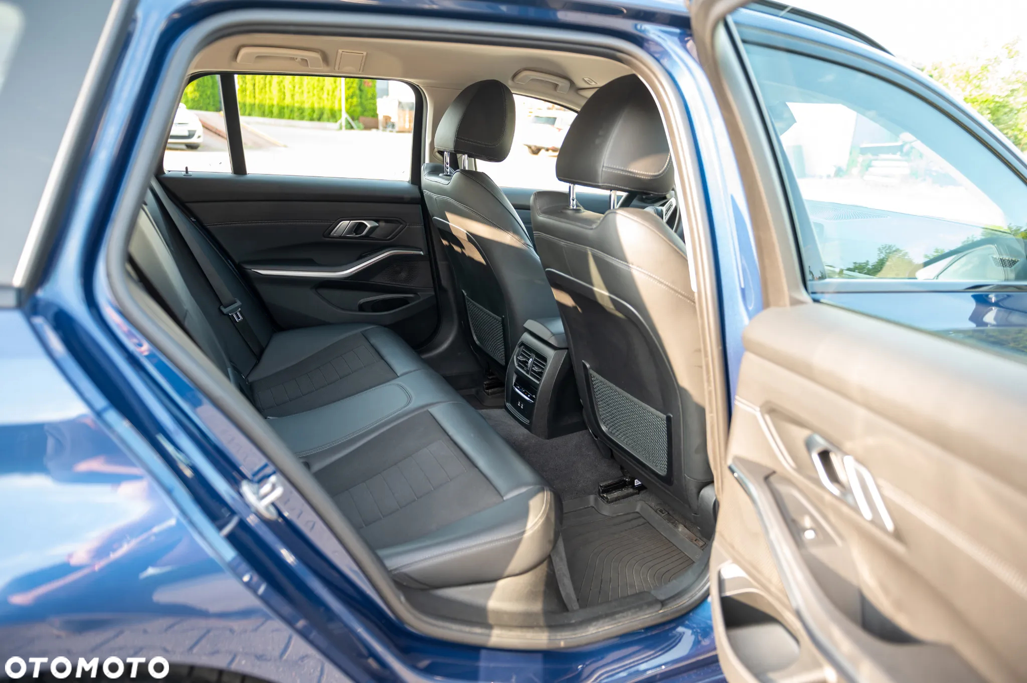BMW Seria 3 320i Sport Line - 11