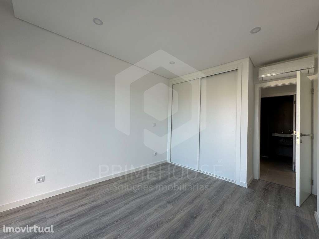 Apartamento T1 - com Arrecadação e parqueamento - Quinta de Santa T... - Grande imagem: 2/11