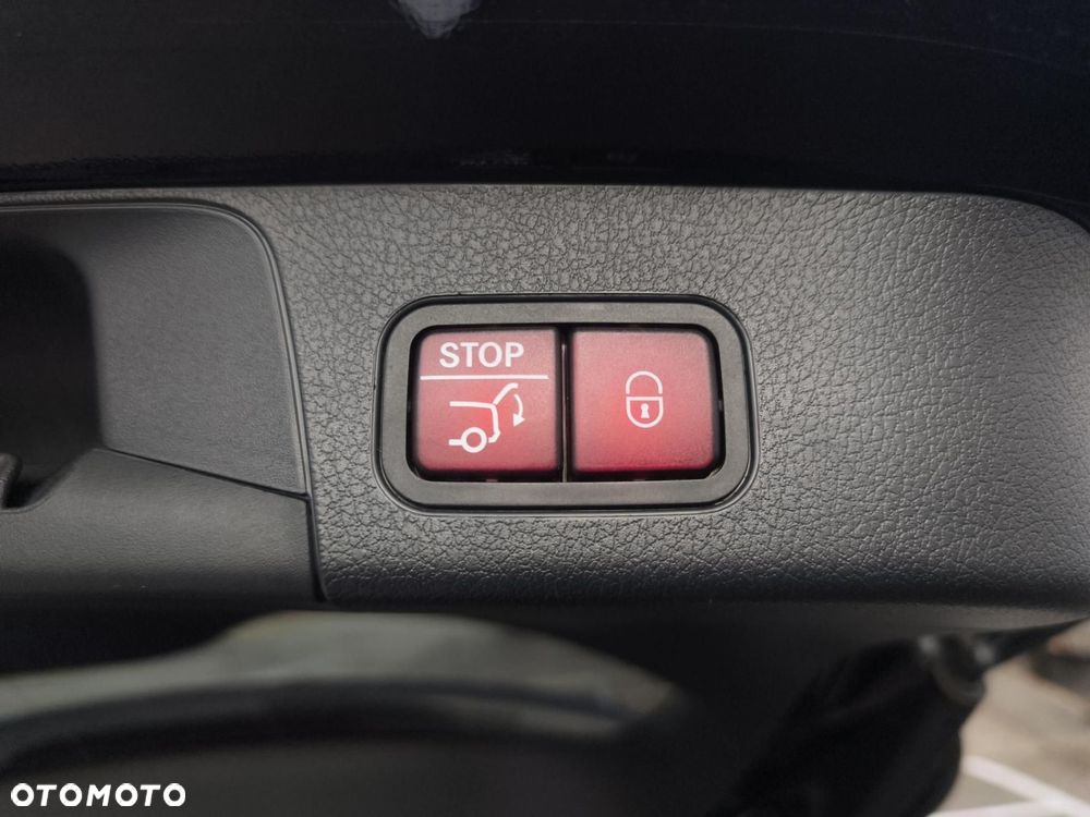 Mercedes-Benz GLB - 21