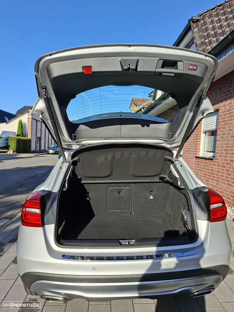 Mercedes-Benz GLA 220 d 4Matic 7G-DCT Urban - 20