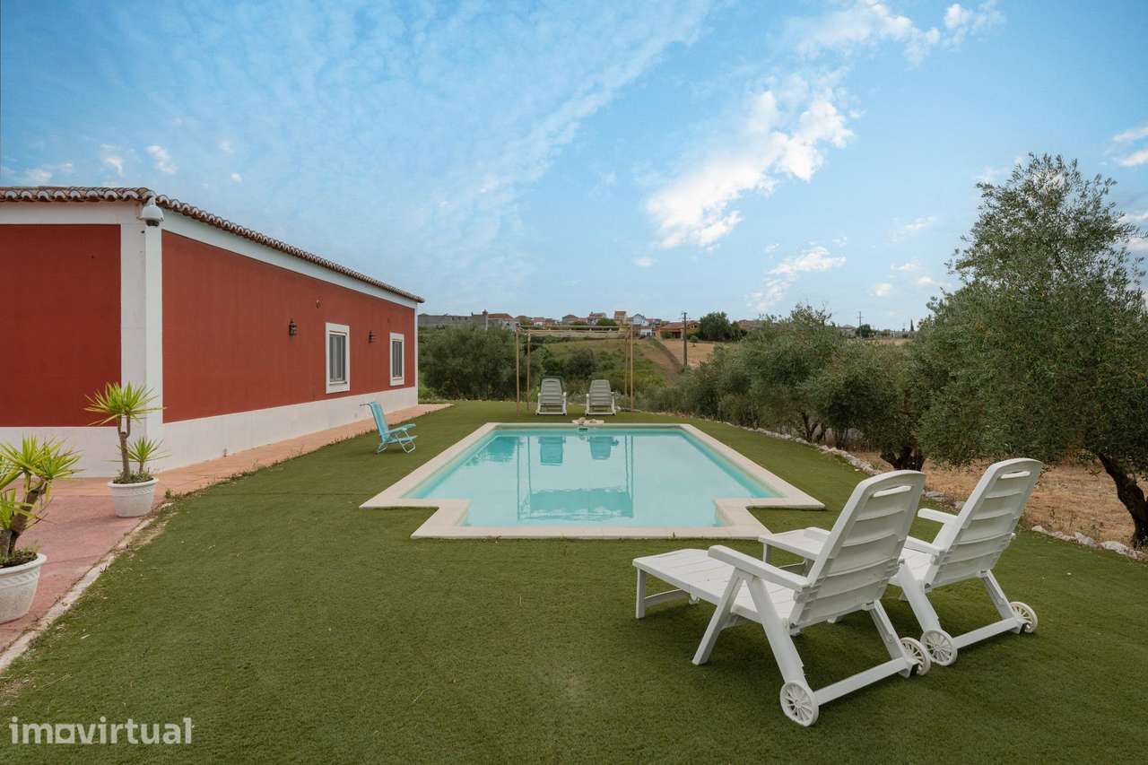 Moradia T4 com olival e piscina em Alcanhões — a 10 minutos de... - Grande imagem: 2/48