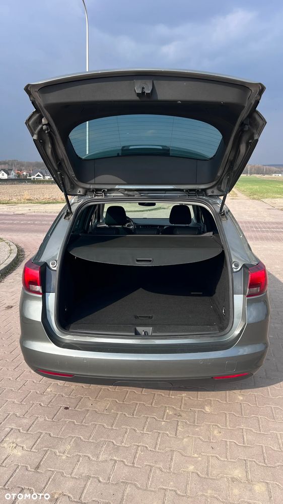 Opel Astra 1.4 Turbo Business - 19