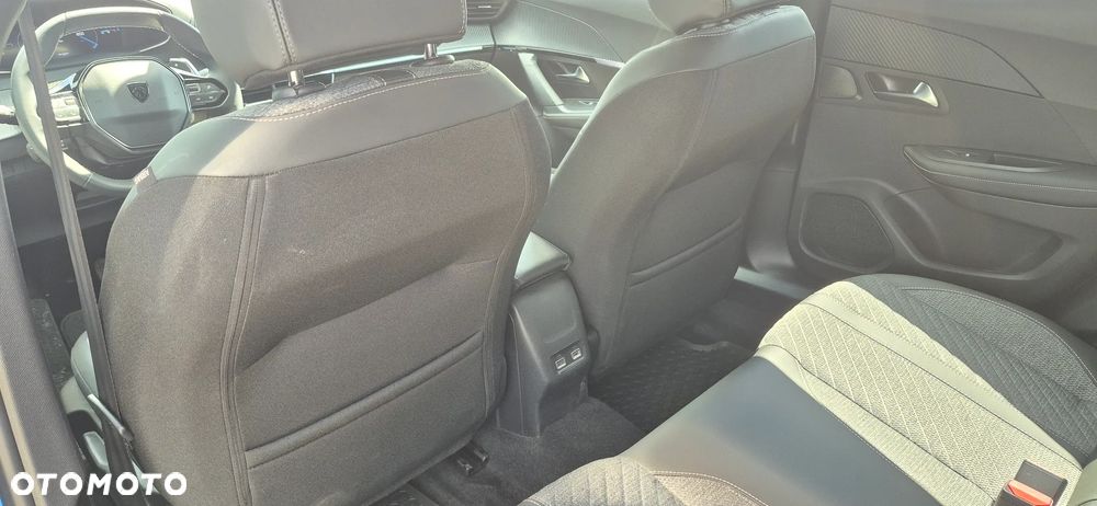Peugeot 2008 PureTech 130 Allure S&S EAT8 - 28