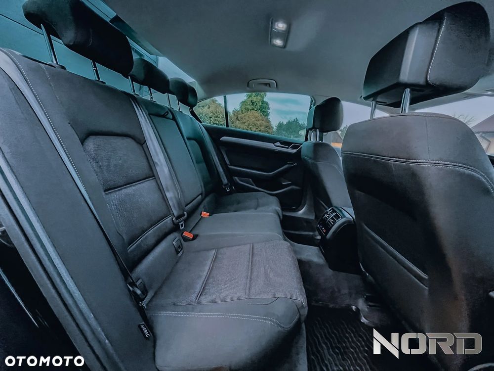 Volkswagen Passat 1.4 TSI BlueMotion Technology DSG Comfortline - 15