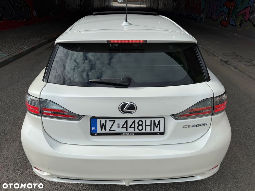 Lexus CT - 9