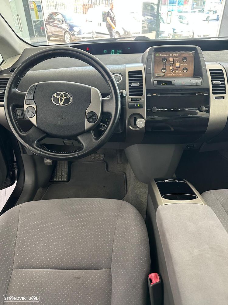Toyota Prius 1.5 VVT-i Híbrido - 10