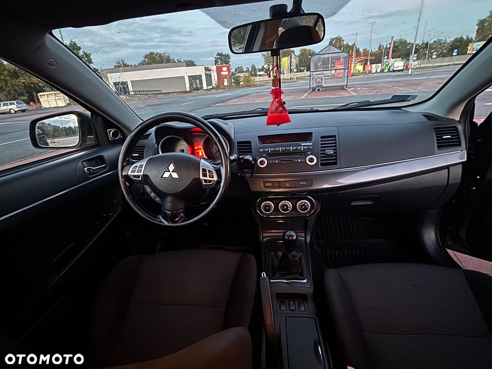 Mitsubishi Lancer - 7