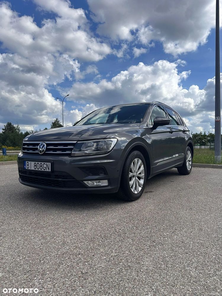 Volkswagen Tiguan - 1