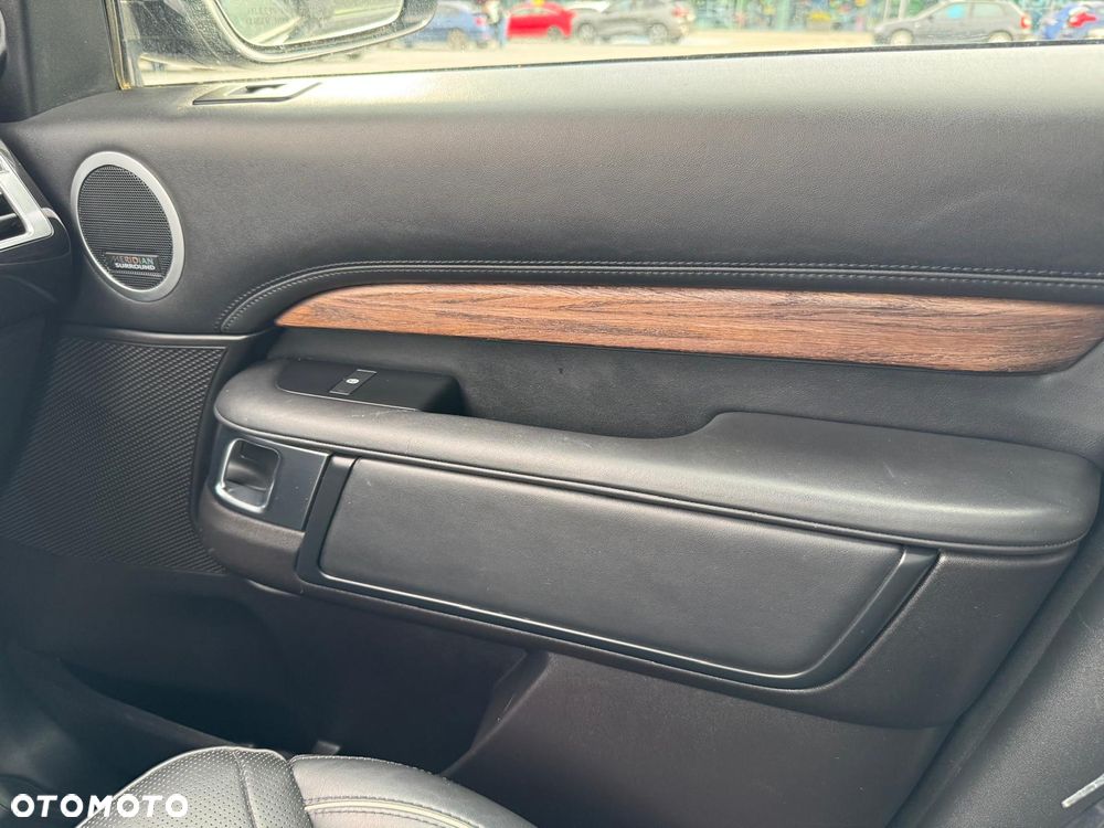 Land Rover Discovery 3.0 TD6 HSE Luxury - 23