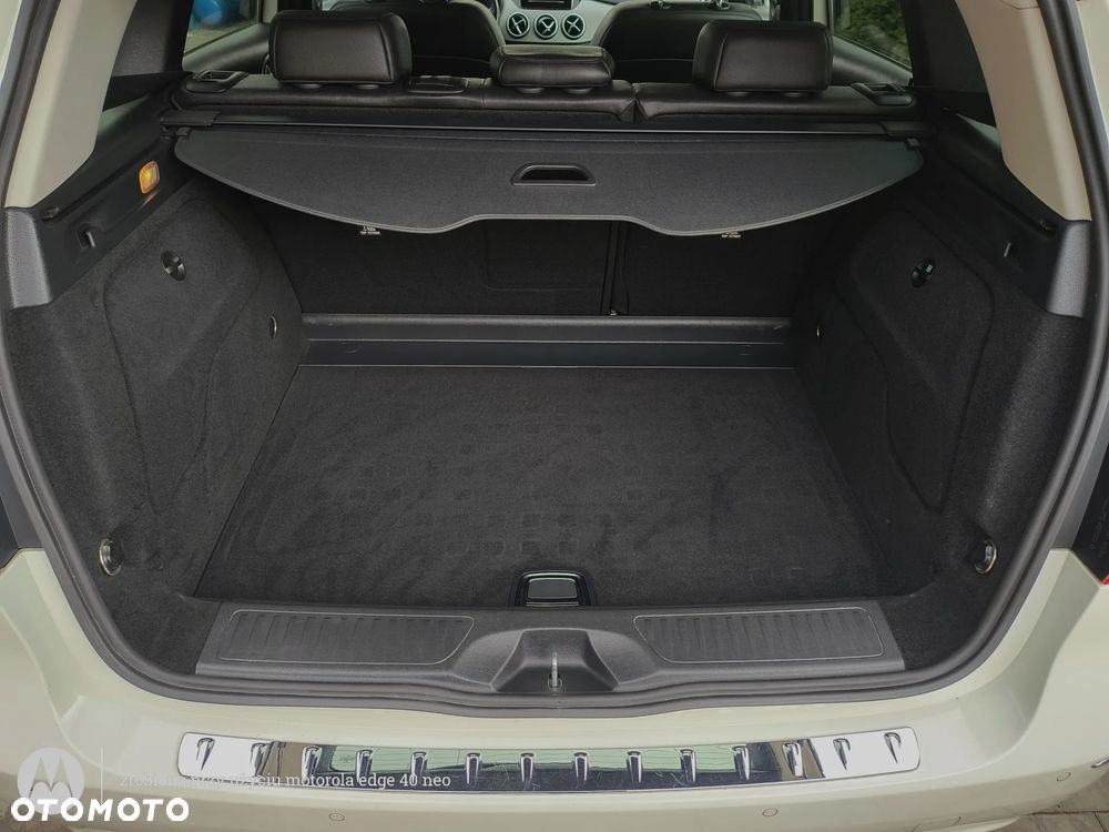 Mercedes-Benz Klasa B - 30