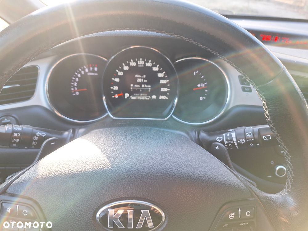 Kia Ceed - 11