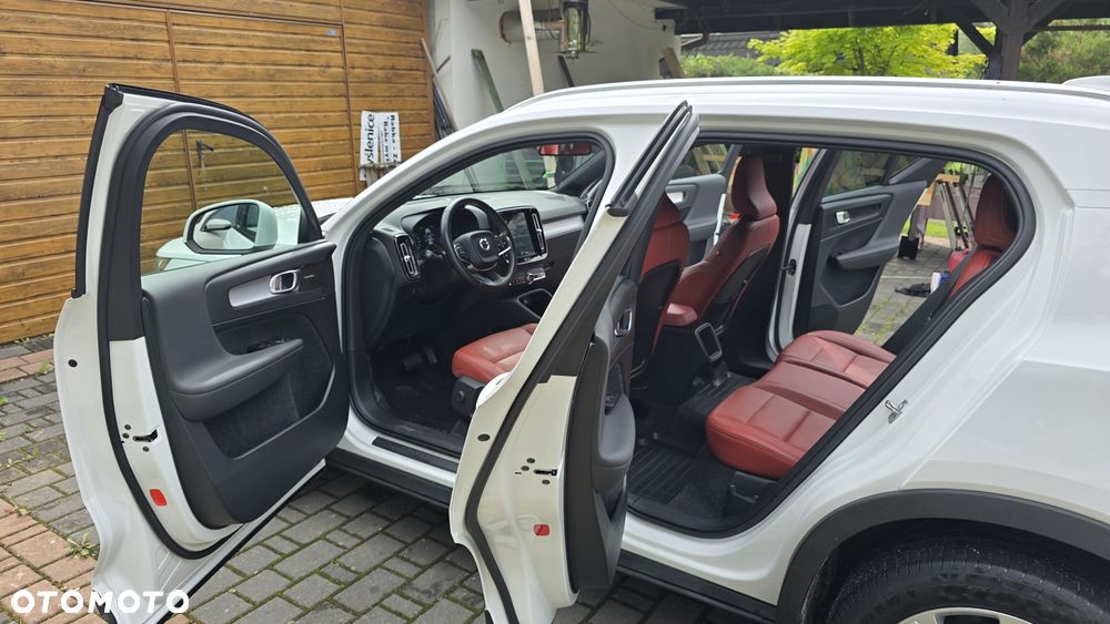 Volvo XC 40 D4 AWD Momentum Pro - 11