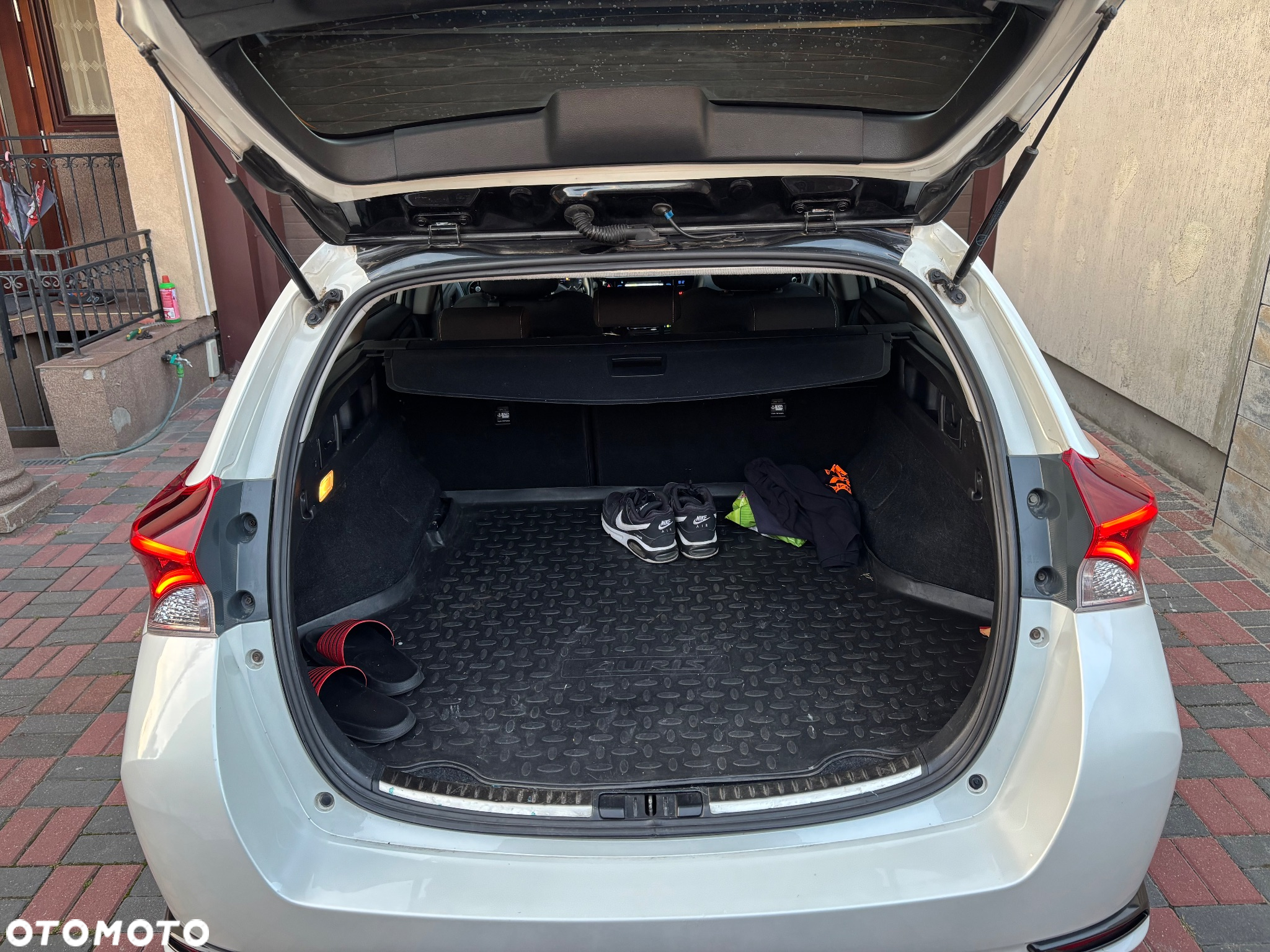 Toyota Auris Hybrid 135 Selection - 13