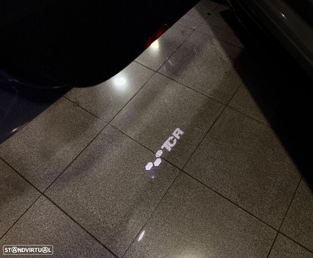 VW Golf GTI TCR 2.0 TSI OPF DSG - 27