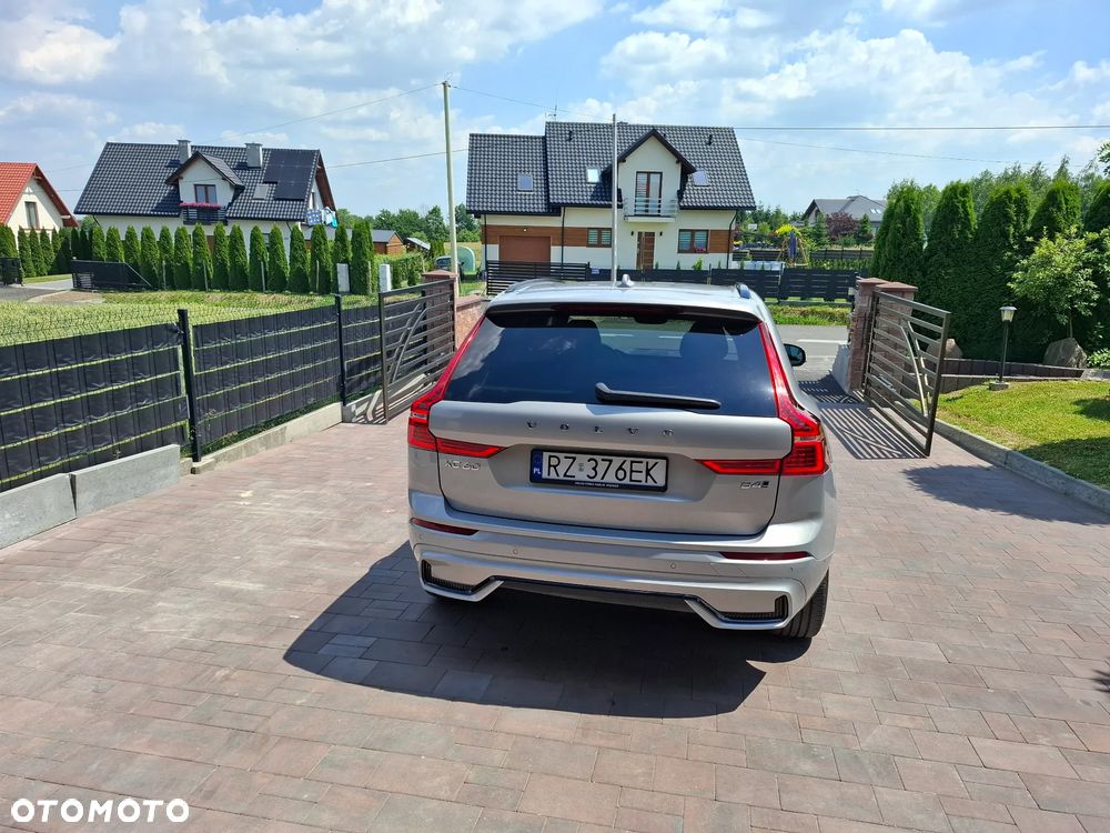 Volvo XC 60 B4 D AWD Plus Dark - 6