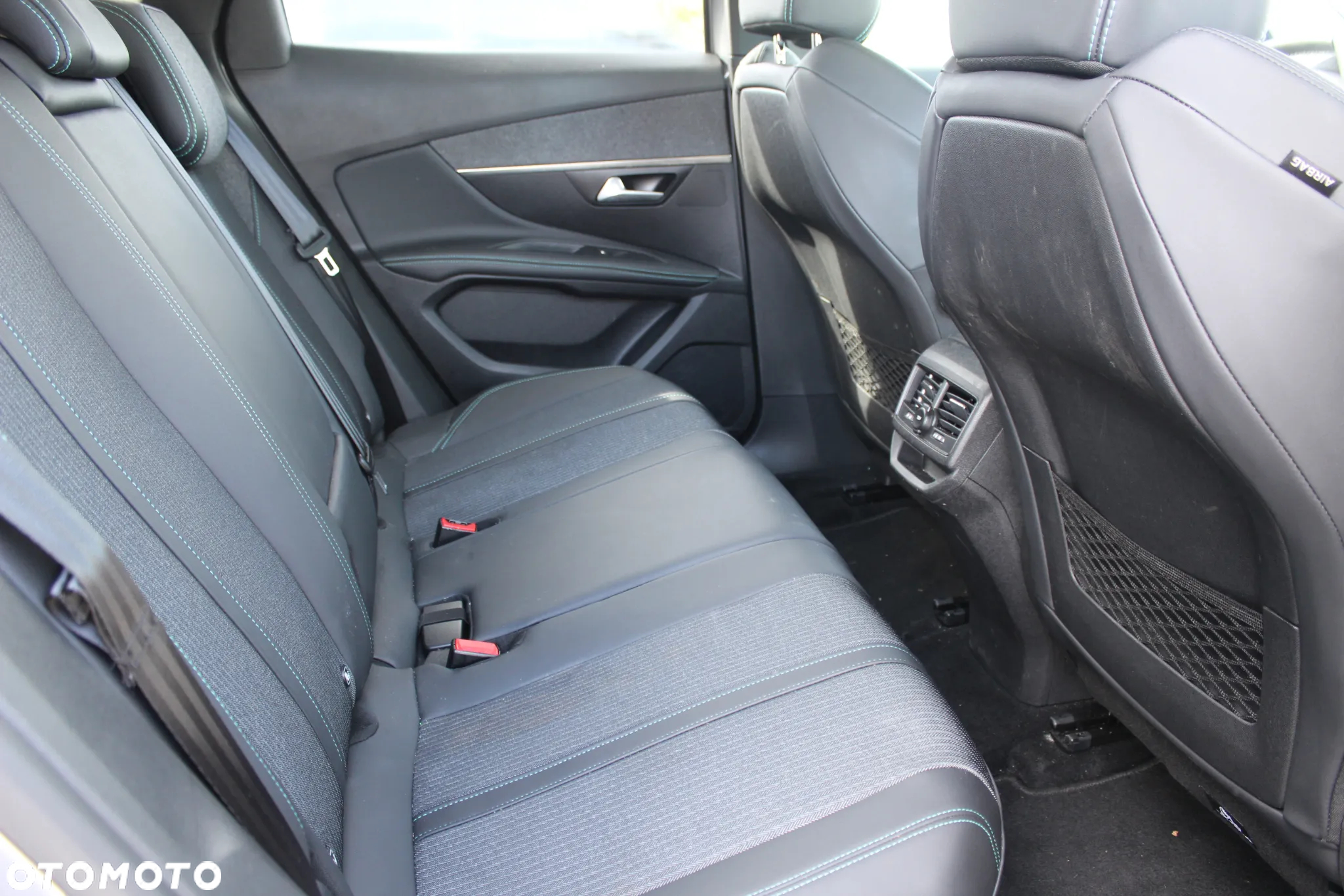 Peugeot 3008 1.2 PureTech Allure S&S EAT8 - 10