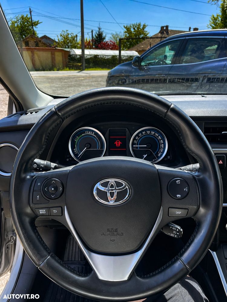 Toyota Auris - 13