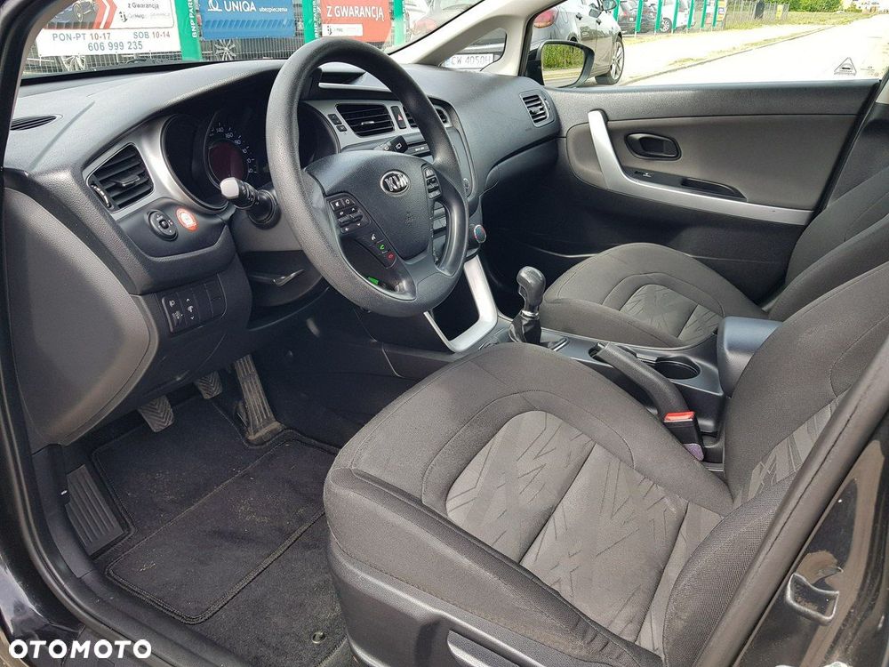 Kia Ceed - 10