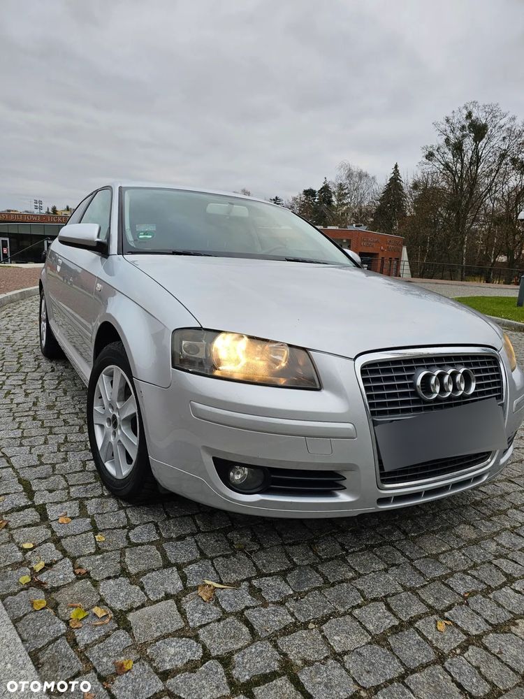 Audi A3 3-drzwiowe 1.6 Attraction - 10