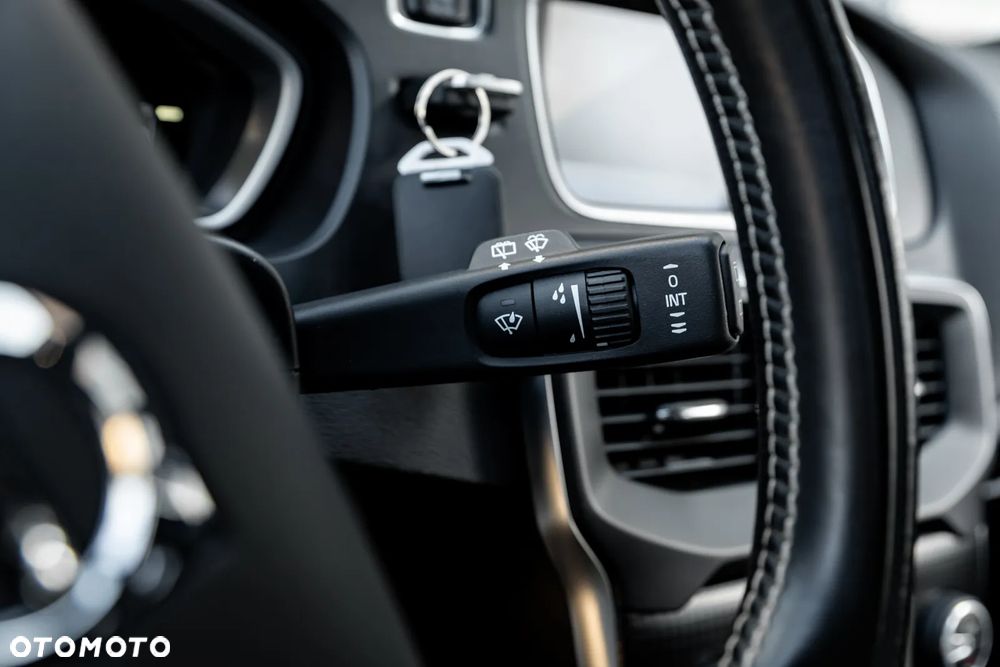 Volvo V40 D3 Geartronic RDesign - 35