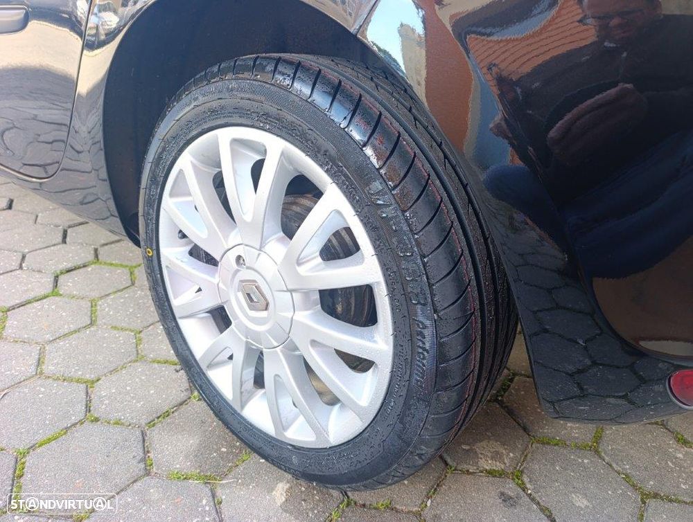 Renault Clio 1.2 16V Dynamique S - 9