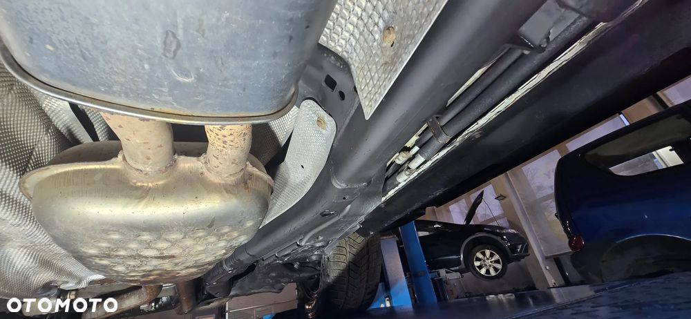 Land Rover Discovery - 24