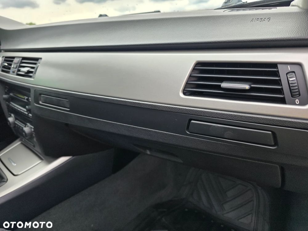 BMW Seria 3 320d - 16