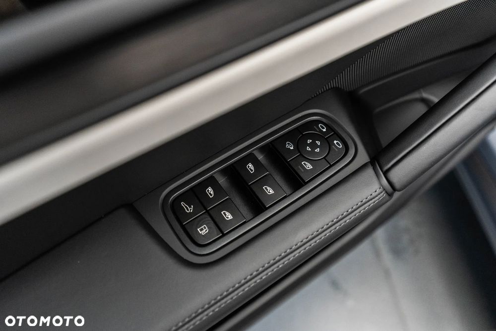 Porsche Cayenne E-Hybrid PHEV Black Edition - 28