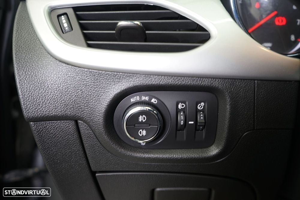 Opel Astra 1.2 T Business Edition S/S - 26