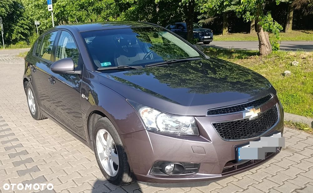 Chevrolet Cruze 1.6 LS - 2