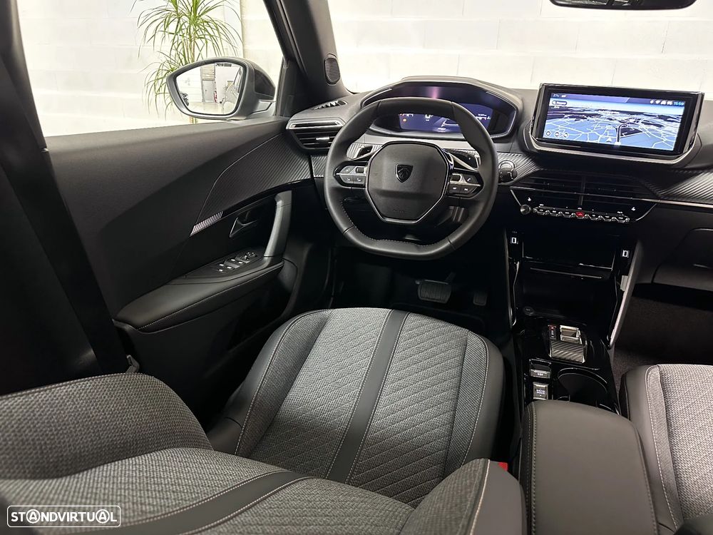 Peugeot 2008 1.2 PureTech Allure Pack EAT8 - 13