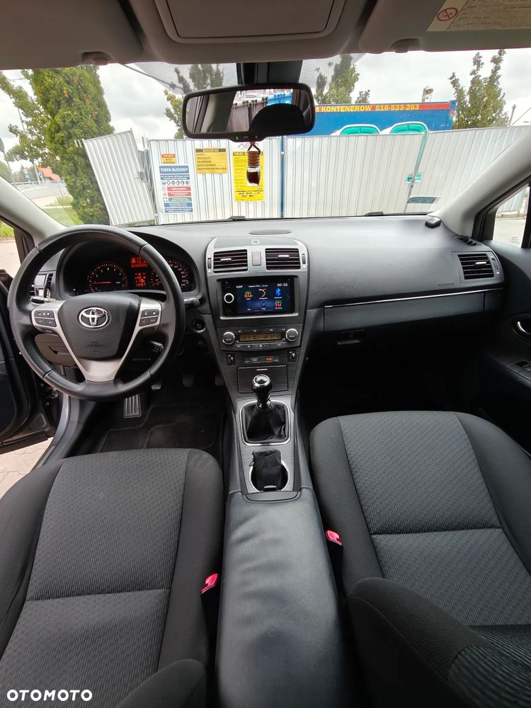 Toyota Avensis 1.8 Sol plus - 12