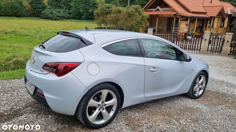 Opel Astra IV GTC 2.0 CDTI Sport S&S - 4