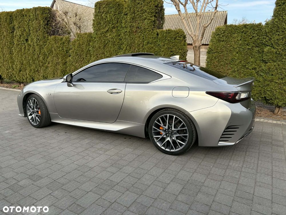 Lexus RC - 9