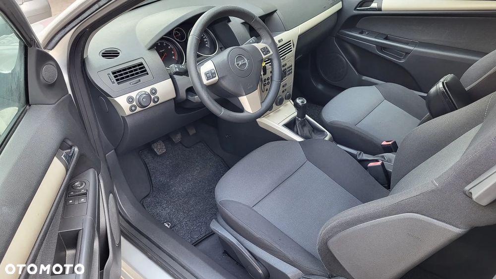 Opel Astra 1.6 Selection 110 Jahre - 10