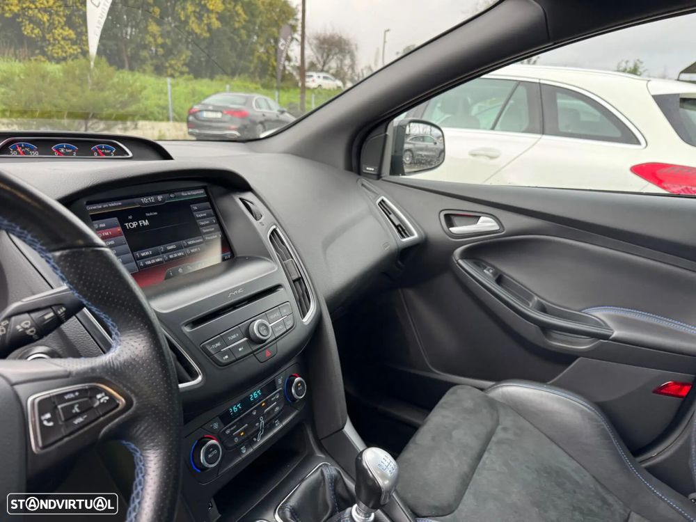 Ford Focus 2.3 EcoBoost RS Pack Performance - 31