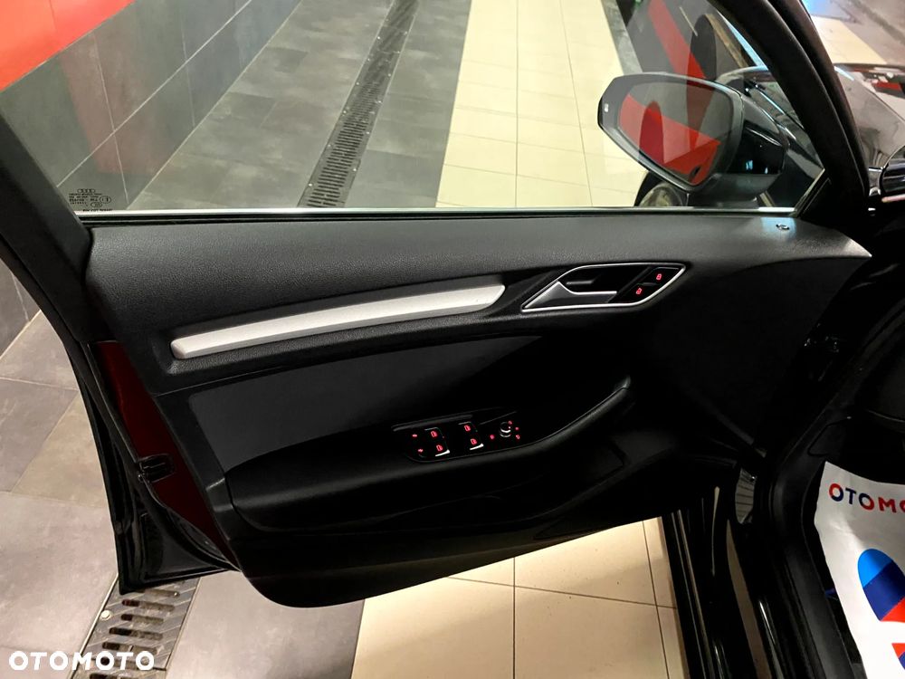 Audi A3 Sportback 1.6 TDI clean diesel Ambiente - 18