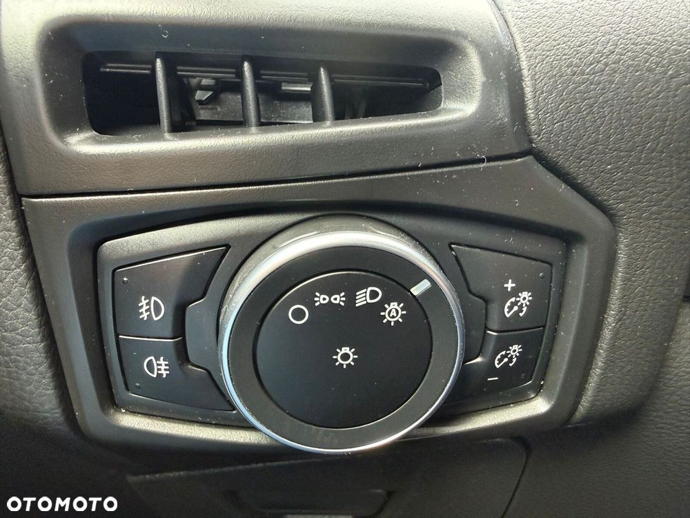 Ford Focus 2.0 EcoBlue Titanium - 29