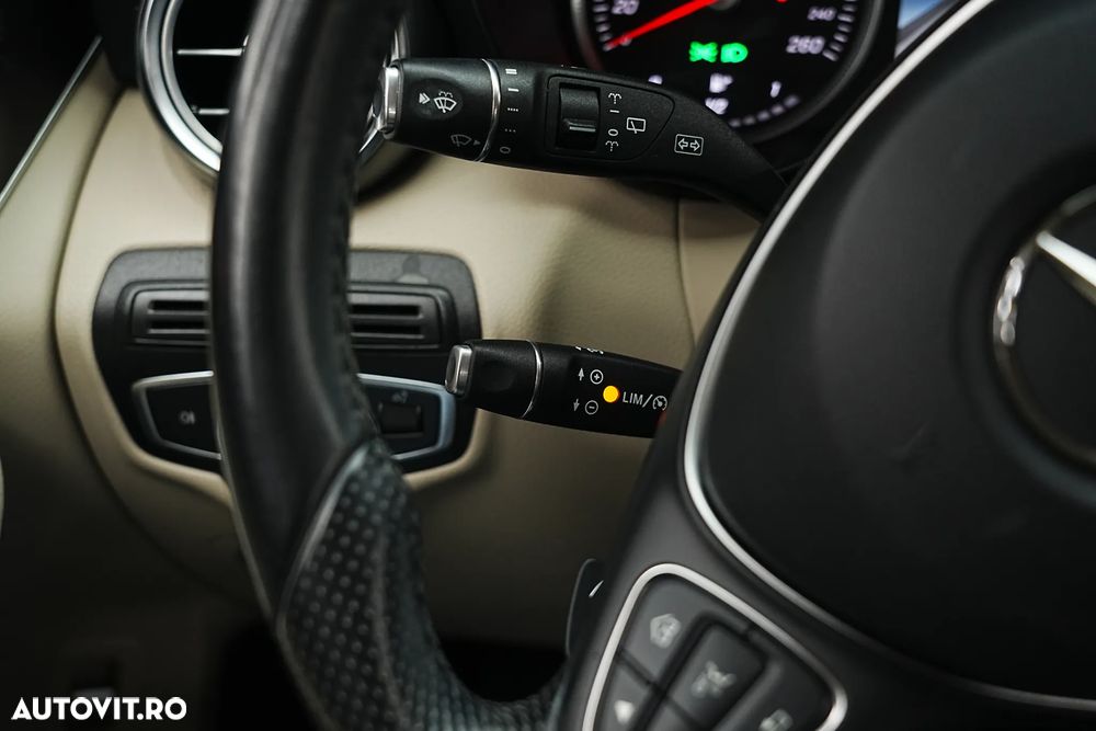 Mercedes-Benz GLC 250 4Matic 9G-TRONIC Exclusive - 40