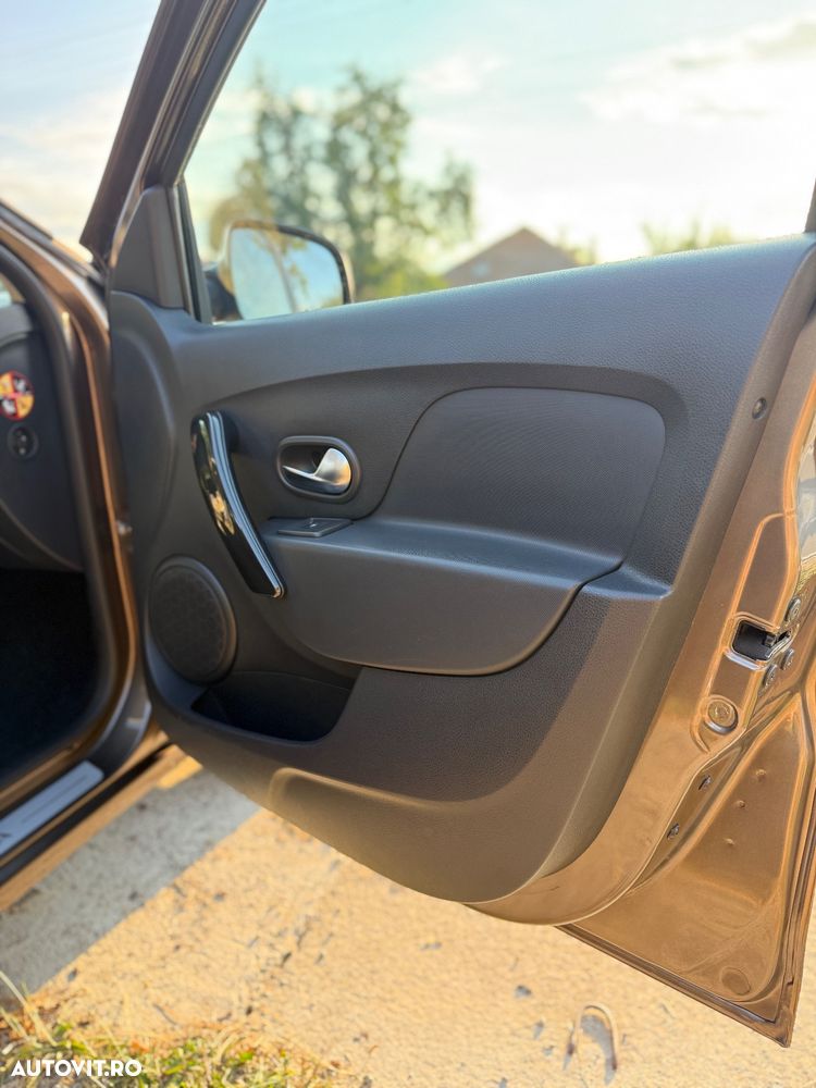 Dacia Sandero TCe 90 S&S Laureate - 14