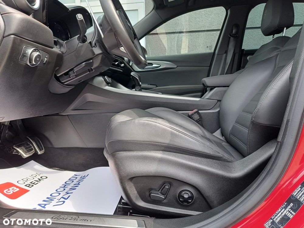 Alfa Romeo Tonale 1.3 PHEV Q4 Veloce - 14