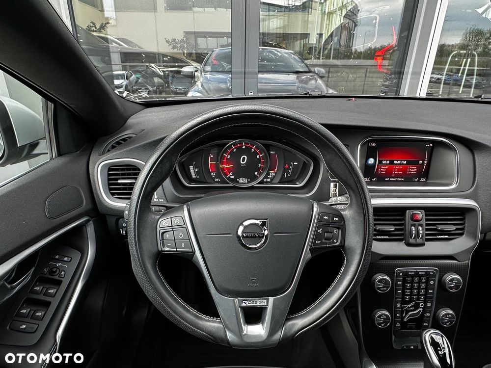 Volvo V40 T3 Drive-E R-Design Momentum - 19